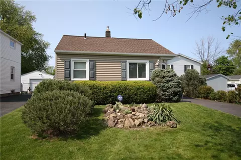 316 Mosley Rd, Greece, NY 14616