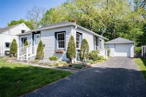 253 W Ivy St, East Rochester, NY 14445