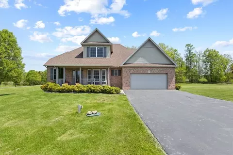 26 Forest Creek Dr, Ogden, NY 14559
