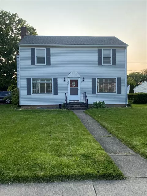 493 Shelford Rd, Irondequoit, NY 14609