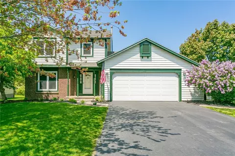 11 Delacorte Cir, Greece, NY 14612