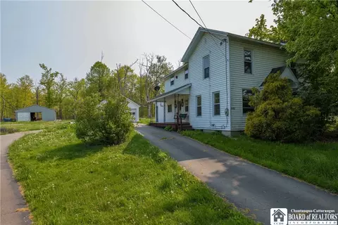 4465 Baker St, Busti, NY 14750