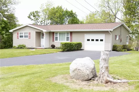 7147 College St, Lima, NY 14485