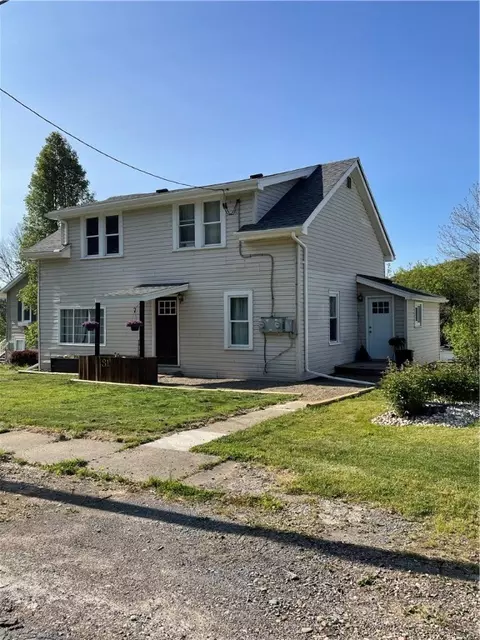 31 Mechanic St, Eldred, PA 16731