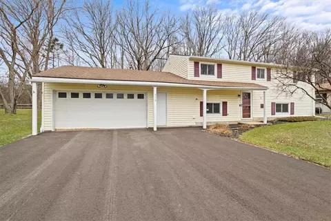 316 Wildbriar Rd, Rochester, NY 14623
