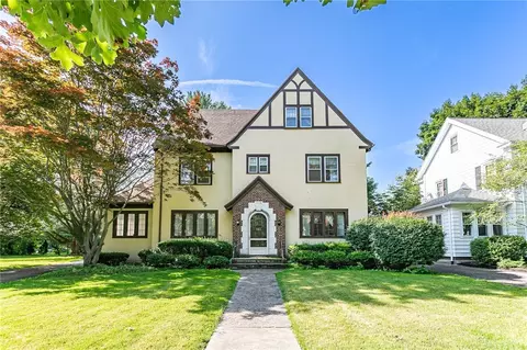 581 Claybourne Rd, Rochester, NY 14618