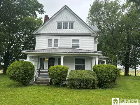 12021 Angell Rd, Hanover, NY 14136