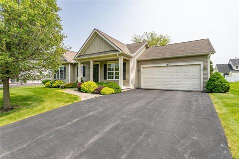 125 Hamlin Dr, Canandaigua, NY 14424