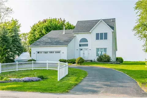 3129 Lake Rd, Williamson, NY 14589