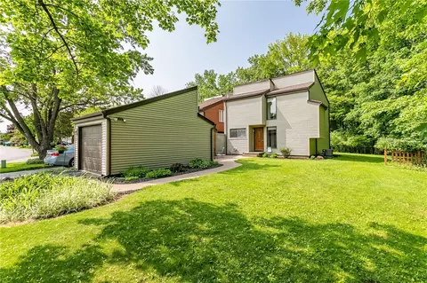 2 Tilegate Gln, Perinton, NY 14450