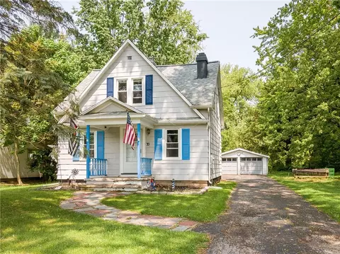 30 Chestnut Ridge Rd, Chili, NY 14624