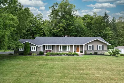 7 Kalleston Dr, Pittsford, NY 14534