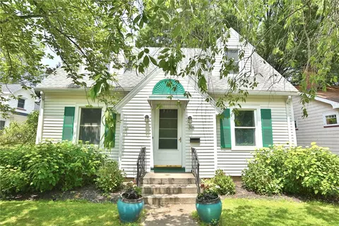 318 Colebourne Rd, Rochester, NY 14609