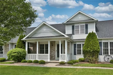 140 Deseyn Dr, Canandaigua, NY 14424