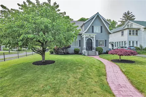 275 Thurston Rd, Rochester, NY 14619