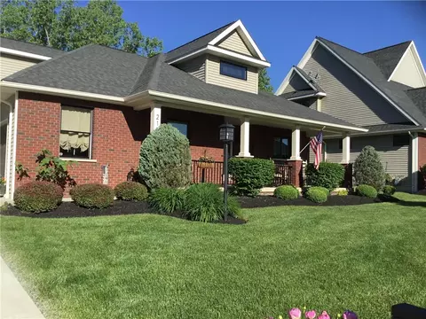 2150 Farrier Ln, Aurora, NY 14052