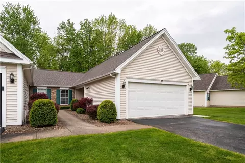 37 Maier Cir, Spencerport, NY 14559