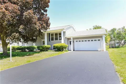 90 Bouckhart Ave, Irondequoit, NY 14622