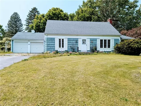 95 Church Hill Rd, Henrietta, NY 14467