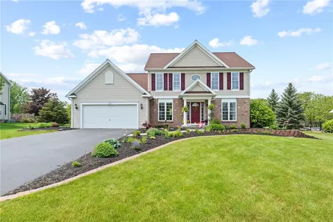 19 Mission Hill Dr, Brockport, NY 14420