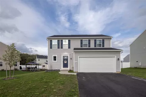 5846 Tweed Trl, Farmington, NY 14425