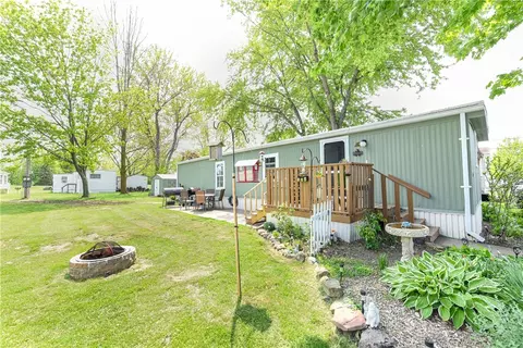 12 Applegate Dr, Hamlin, NY 14464