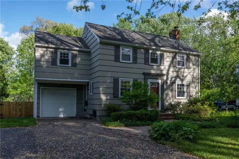 123 Belvedere Dr, Gates, NY 14624