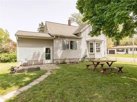 528 Lake Rd, Webster, NY 14580