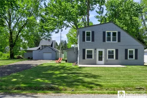 30 Woodlawn Ave, Busti, NY 14750