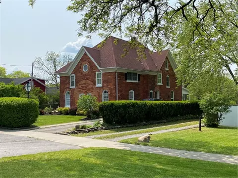 402 N Main St, Canandaigua, NY 14424