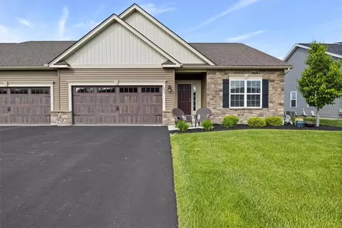 5969 Monarch Dr, Farmington, NY 14425