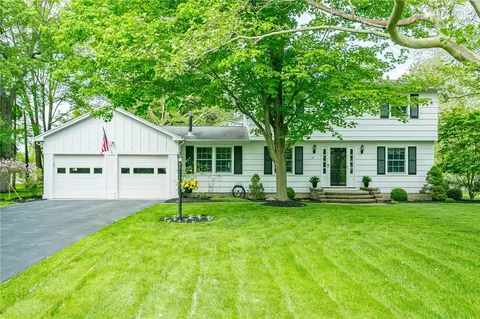 50 Crystal Springs Ln, Perinton, NY 14450