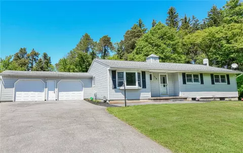 518 Moul Rd, Parma, NY 14468