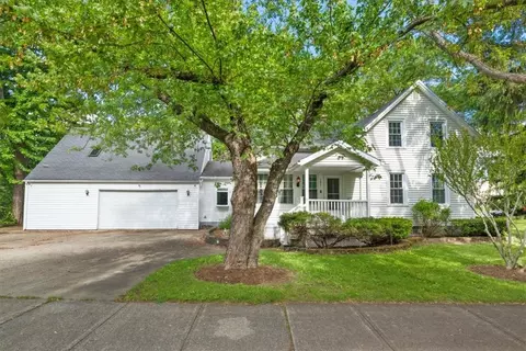 1021 Pinnacle Rd, Henrietta, NY 14467