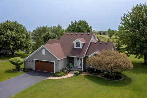 69 Cassandra Cir, Chili, NY 14428