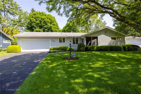 106 Maybrooke Rd, Rochester, NY 14618