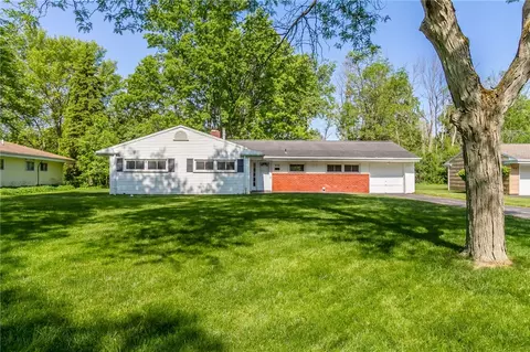 375 Hemingway Dr, Brighton, NY 14620