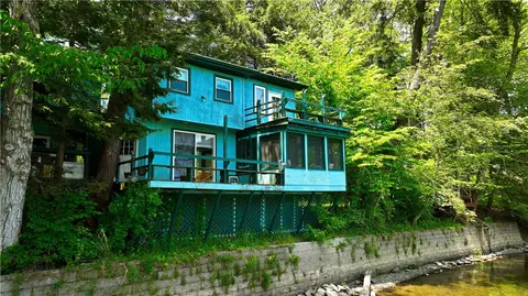 197 Twin Bridges Rd, Oxford, NY 13830