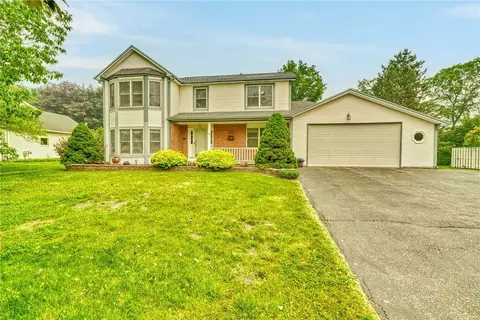90 Queensland Dr, Spencerport, NY 14559