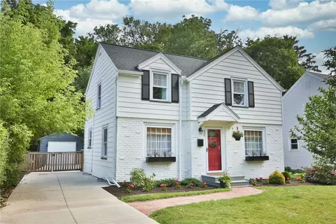 32 Meredith Ave, Rochester, NY 14618