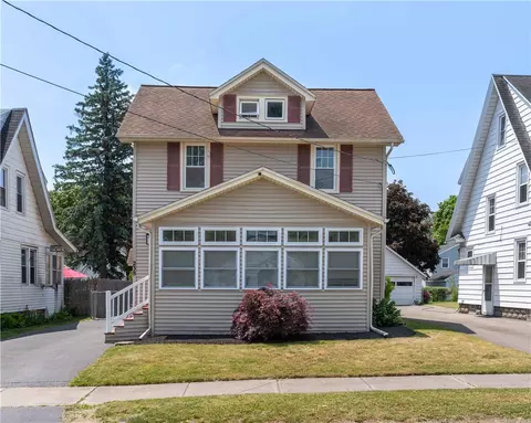 238 W Spruce St, East Rochester, NY 14445