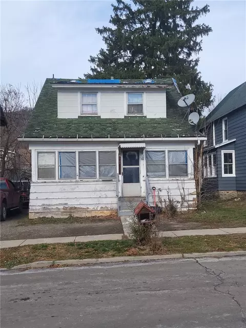 8 Grape St, Urbana, NY 14840