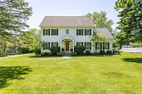418 N Main St, Canandaigua, NY 14424