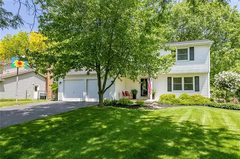 6198 Fawn Meadow St, Farmington, NY 14425
