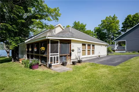 5564 E Lake Rd, Richmond, NY 14471