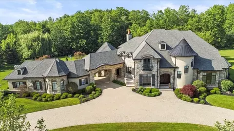 16 Bromsgrove Hl, Pittsford, NY 14534