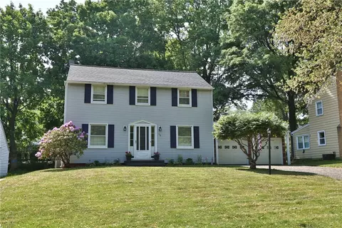 15 Fairlawn Dr, Irondequoit, NY 14617