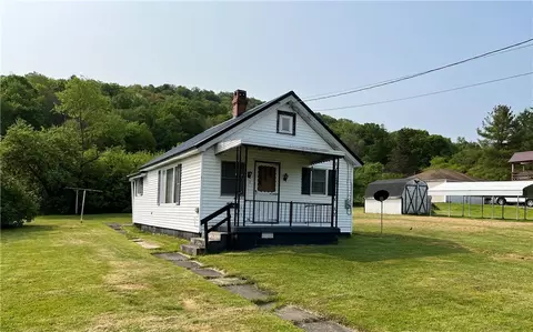 3 Valley Hunt Dr, Lewis Run, PA 16738