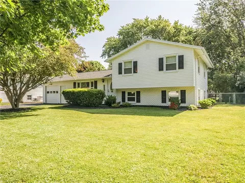 475 Ballad Ave, Greece, NY 14626