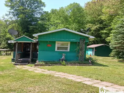 10021 Mclaughlin Rd, Ashford, NY 14171
